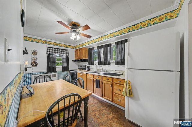 40 Dacotah Avenue, Oakland, NJ 07436