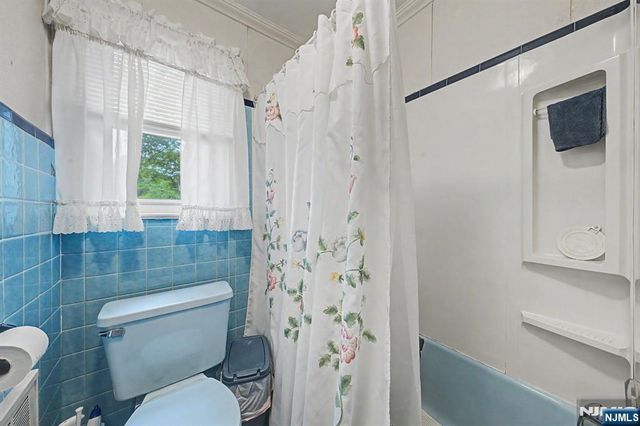 40 Dacotah Avenue, Oakland, NJ 07436
