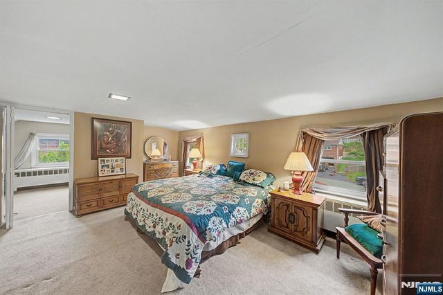40 Dacotah Avenue, Oakland, NJ 07436
