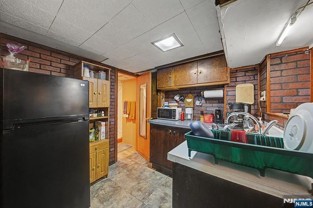 40 Dacotah Avenue, Oakland, NJ 07436