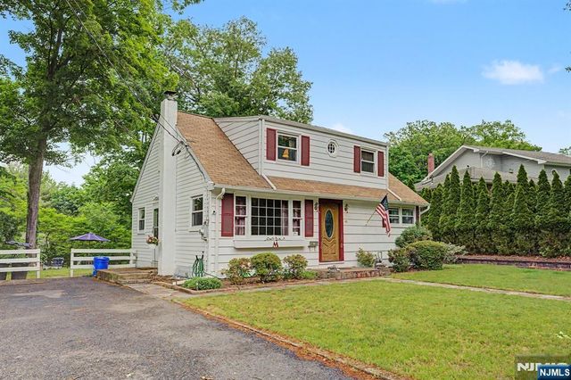 40 Dacotah Avenue, Oakland, NJ 07436