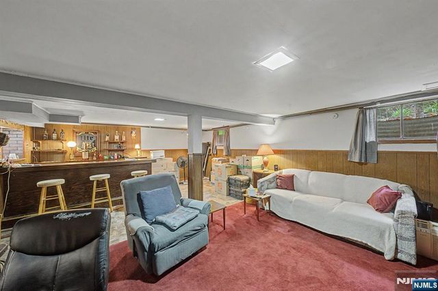 40 Dacotah Avenue, Oakland, NJ 07436