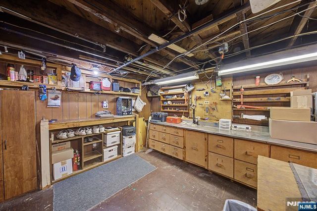 40 Dacotah Avenue, Oakland, NJ 07436