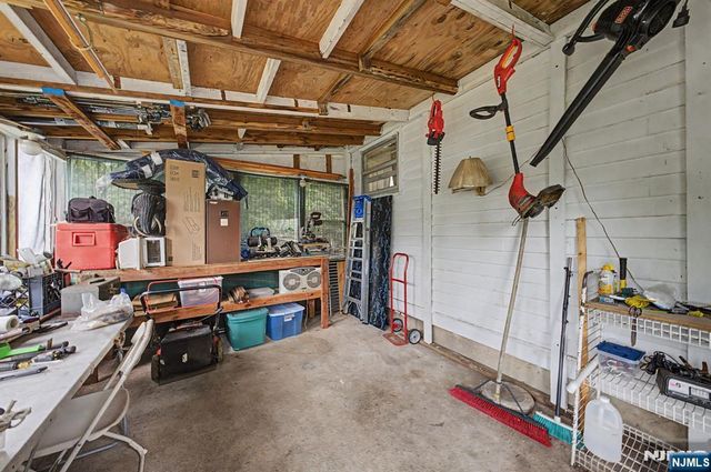 40 Dacotah Avenue, Oakland, NJ 07436