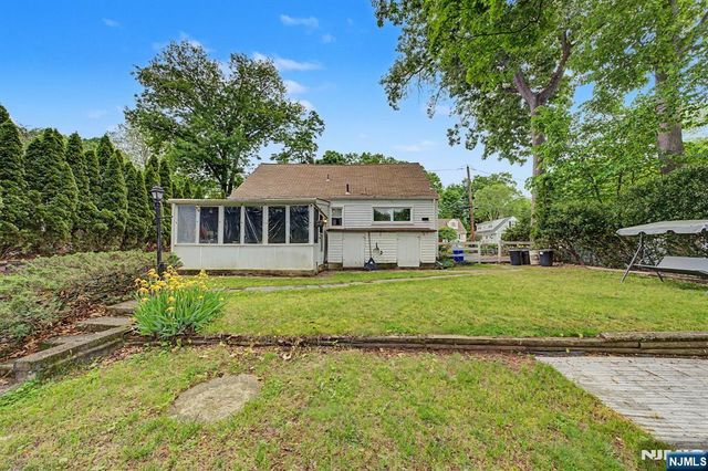 40 Dacotah Avenue, Oakland, NJ 07436