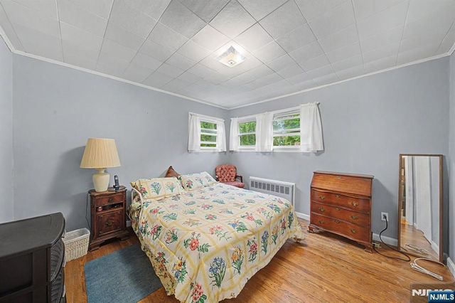 40 Dacotah Avenue, Oakland, NJ 07436