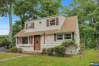 40 Dacotah Avenue, Oakland, NJ 07436