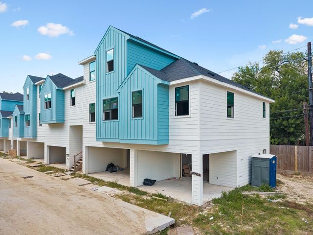2029 Oak Forest Drive A-B, Houston, TX 77018