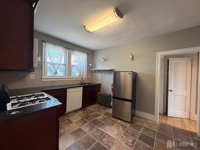 312 N 3rd Avenue, Highland Park, NJ 08904