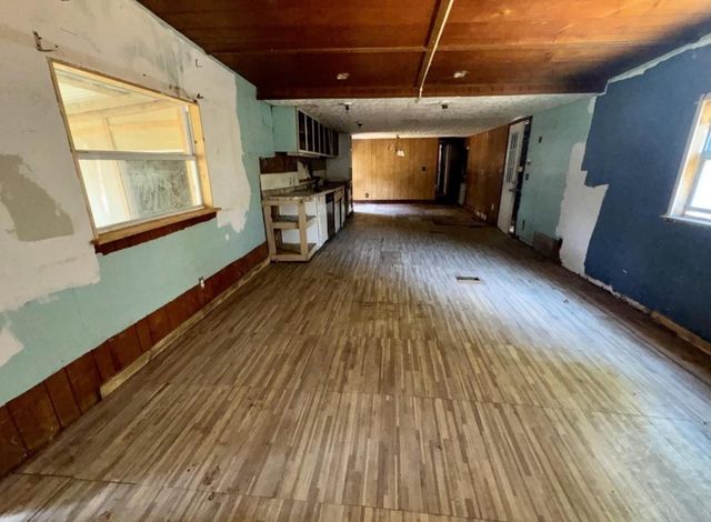 1623 Lands End Street, Granbury, TX 76048