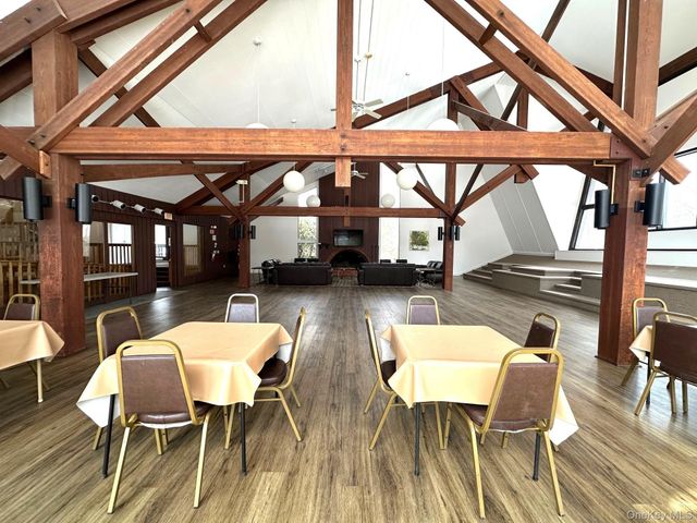 211 Falcon Court 211, Poughkeepsie, NY 12603