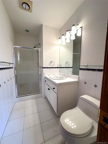 211 Falcon Court 211, Poughkeepsie, NY 12603