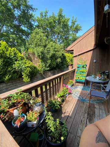 211 Falcon Court 211, Poughkeepsie, NY 12603