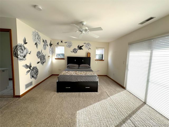 211 Falcon Court 211, Poughkeepsie, NY 12603