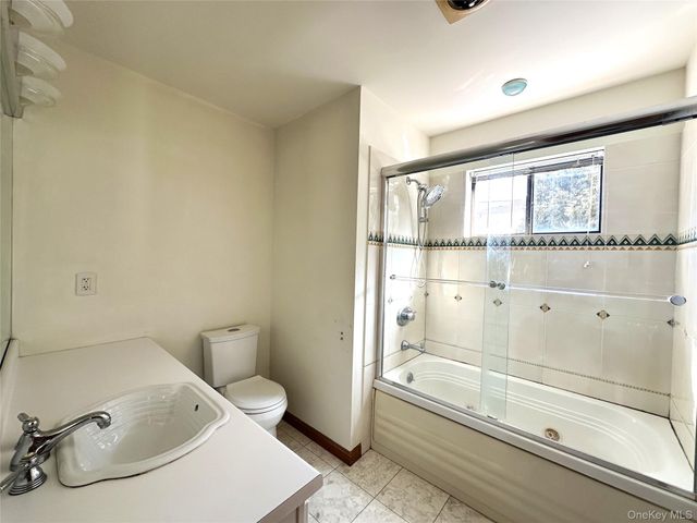 211 Falcon Court 211, Poughkeepsie, NY 12603