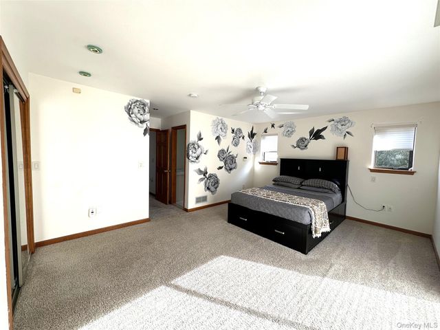 211 Falcon Court 211, Poughkeepsie, NY 12603