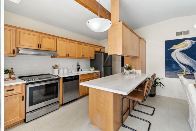 5720 River Oak Way, Carmichael, CA 95608