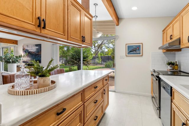 5720 River Oak Way, Carmichael, CA 95608