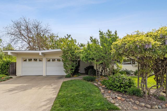 5720 River Oak Way, Carmichael, CA 95608