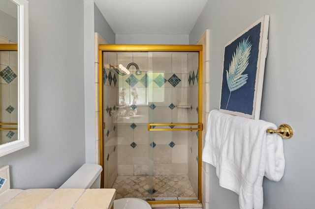 5720 River Oak Way, Carmichael, CA 95608