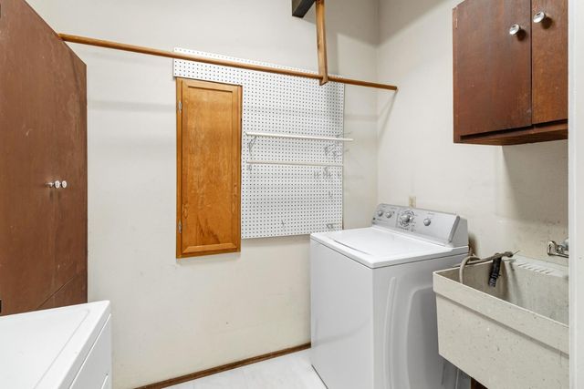 5720 River Oak Way, Carmichael, CA 95608