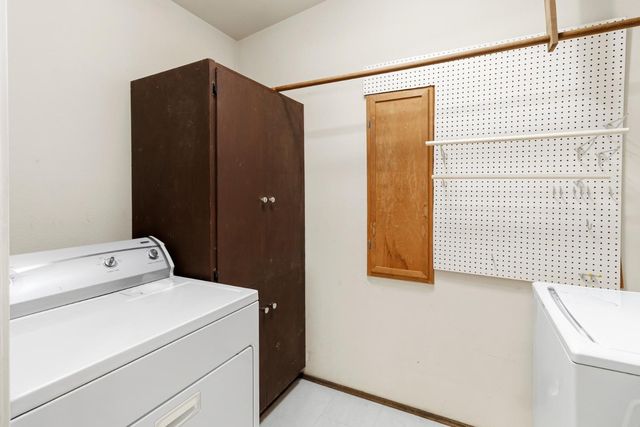 5720 River Oak Way, Carmichael, CA 95608