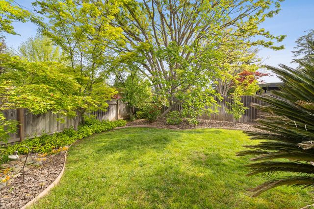 5720 River Oak Way, Carmichael, CA 95608