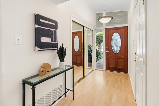 5720 River Oak Way, Carmichael, CA 95608