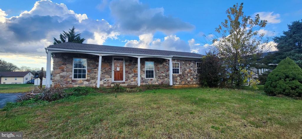 226 ELWYN, Sinking Spring, PA 19608