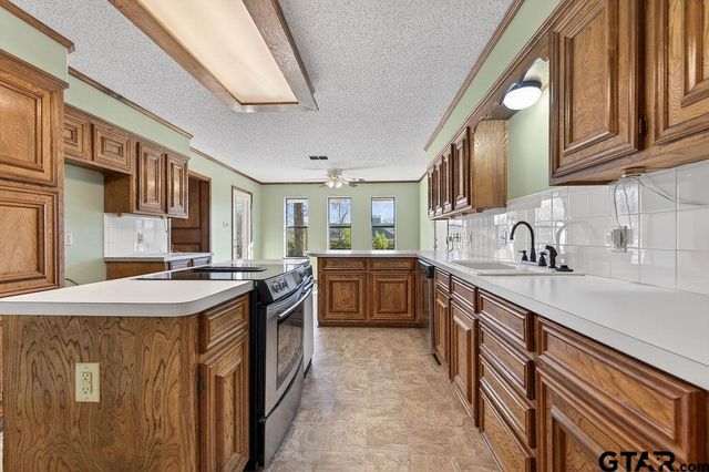 1111 Hillside Drive, Athens, TX 75751