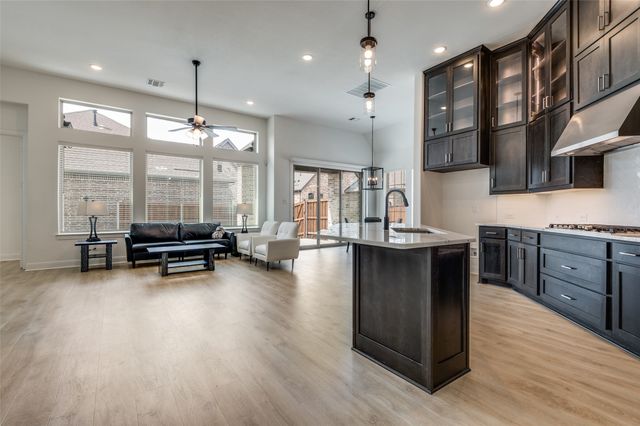 4800 Prairie Crest Lane, Arlington, TX 76005