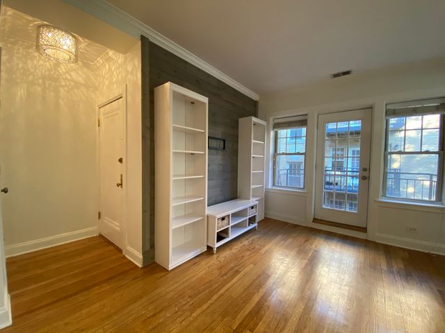 2243 N Lincoln Avenue 2A, Chicago, IL 60614