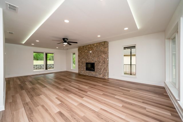 276 Hillshore Cir, Longview, TX 75605