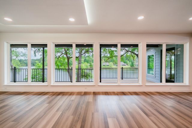 276 Hillshore Cir, Longview, TX 75605