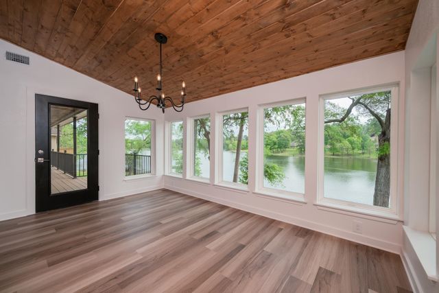 276 Hillshore Cir, Longview, TX 75605