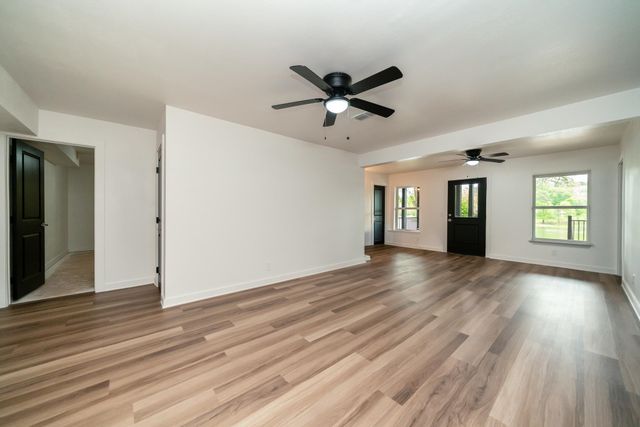 276 Hillshore Cir, Longview, TX 75605