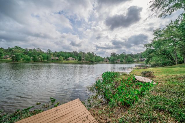 276 Hillshore Cir, Longview, TX 75605