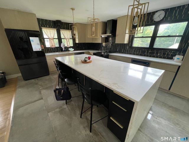 88 Yale Avenue, Milford, CT 06460