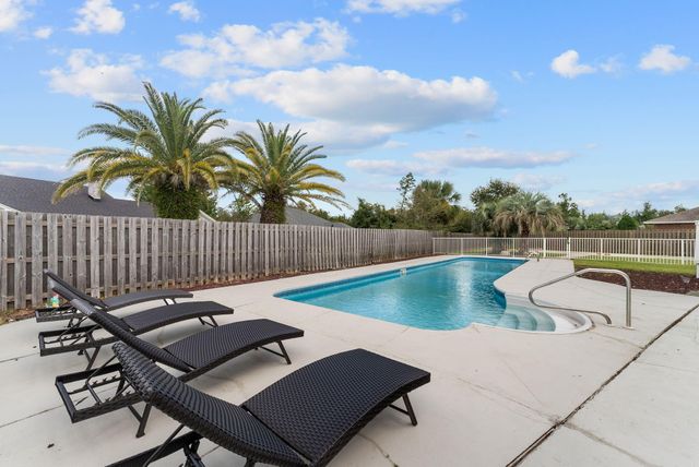 1107 N College Boulevard, Lynn Haven, FL 32444