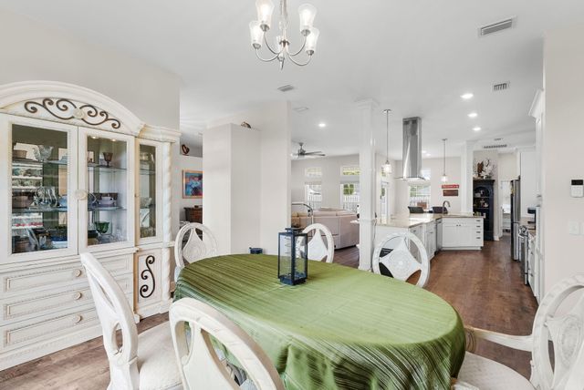 1107 N College Boulevard, Lynn Haven, FL 32444