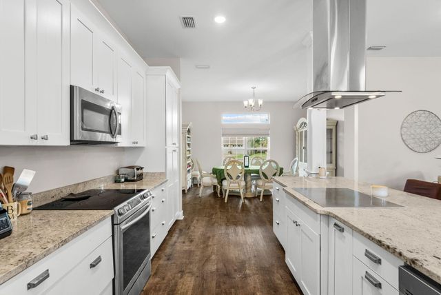 1107 N College Boulevard, Lynn Haven, FL 32444