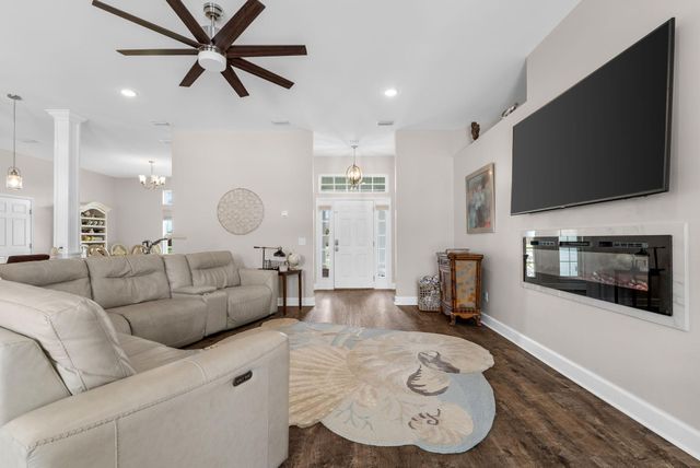 1107 N College Boulevard, Lynn Haven, FL 32444