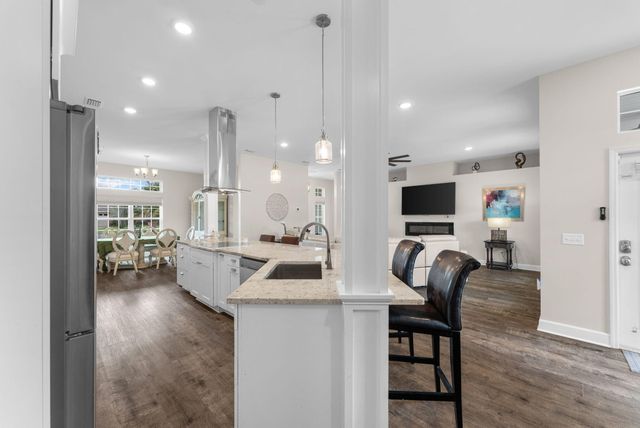 1107 N College Boulevard, Lynn Haven, FL 32444