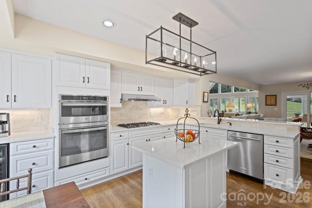 128 Broadmoor Drive, Flat Rock, NC 28731