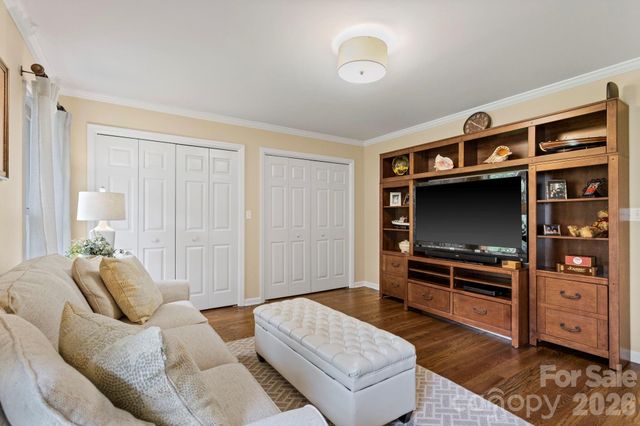 128 Broadmoor Drive, Flat Rock, NC 28731