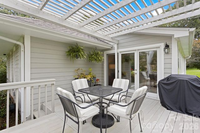 128 Broadmoor Drive, Flat Rock, NC 28731