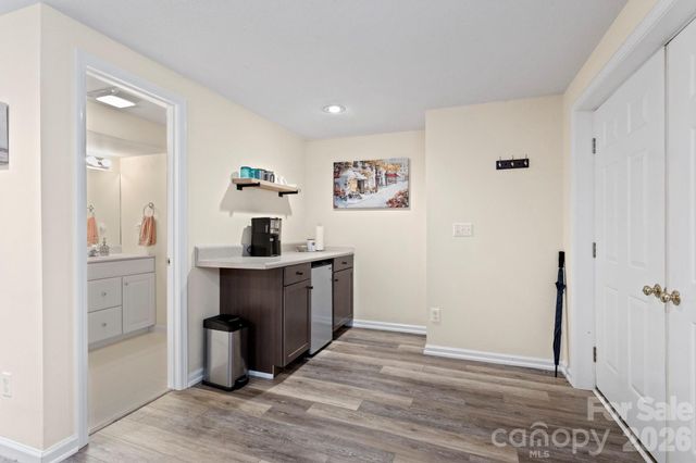 128 Broadmoor Drive, Flat Rock, NC 28731