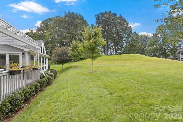 128 Broadmoor Drive, Flat Rock, NC 28731
