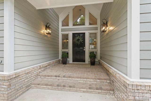 128 Broadmoor Drive, Flat Rock, NC 28731