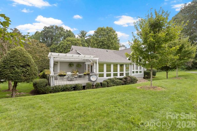 128 Broadmoor Drive, Flat Rock, NC 28731